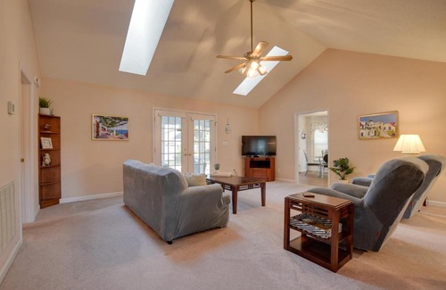 Crescent Beach House | 3 Blocks to Shore North Myrtle Beach Retreat!