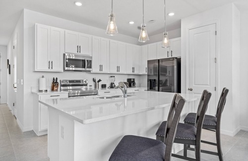 West Haven House | 3 BR, 2.5 BA Villa | Sleeps 8!