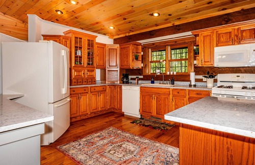 Helmsburg Cabin | 3 BR, 2 BA Log Cabin