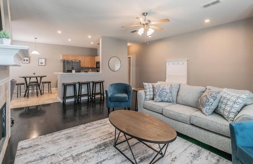 Roanoke House | 3 BR 2 BA Professionally Hosted by STR Homes
