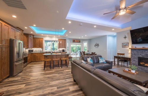 Oregon Coast House | 3 BR/3BA vacation home- minutes from the beach!