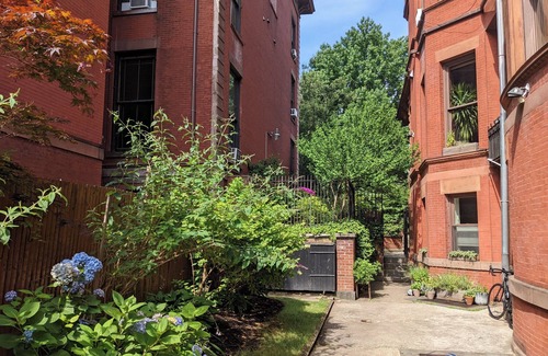 Clinton Hill Condo | 3 BR Apartment in a Beautiful Historic Mansion in Fort Greene with Backyard