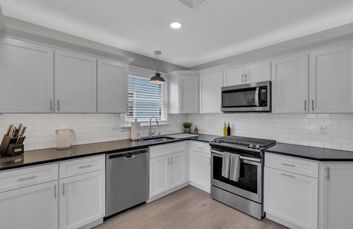 Asbury Park Apartment | 3 BR Apt, 2 Blks to Bch, Parking and Beach Passes!