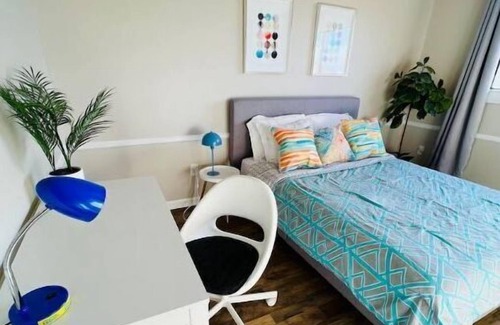 Little Rock House | 3 br Breathtaking River View Retreat, pet friendly