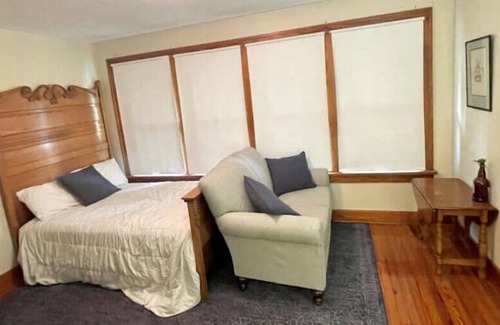 Seneca Falls House | 3 Br, Eclectic Lakefront Cottage