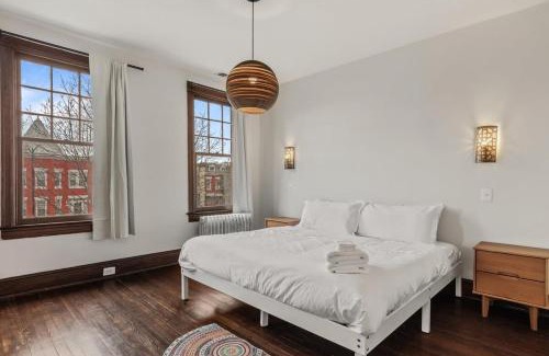 Park View House | 3-BR Historic Home Nestled Btw Petworth & CoHi