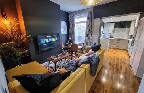 Manchester House | 3 BR Home Close to MCR City Centre