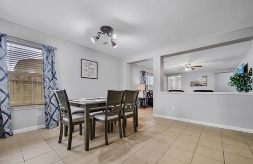 Southeast Houston House | 3 BR HOME. DOWNTOWN. TEXAS MEDICAL CENTER. NRG