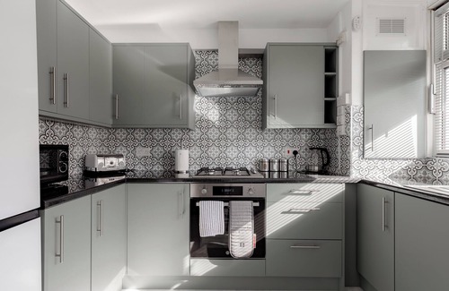 Lansbury House | 3 BR House Near DLR,Excel and O2 Arena