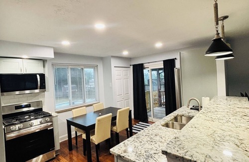 West Mifflin House | 3 BR House with pool Near Kennywood, Restaurants, Golf, Pittsburgh