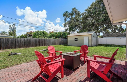 South Pinellas Community Council House | 3 BR Retreat in St. Pete's - Close to beaches!