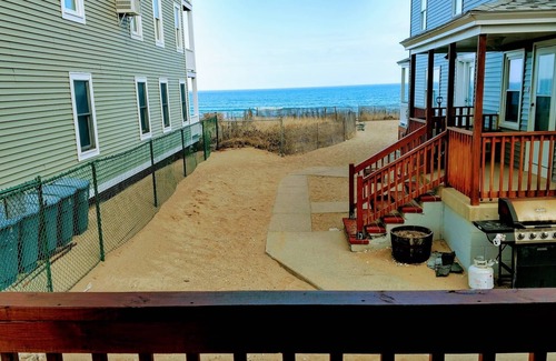 Salisbury Beach Condo | 3 BR Salisbury Beach Ocean Front Home