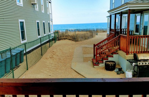 Salisbury Beach Condo | 3 BR Salisbury Beach Ocean Front Home