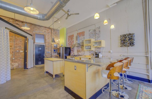 South Main Historic District House | 3 BR Townhouse in Downtown Entertainment District
