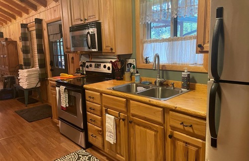 Greer Cabin | 3 Cabins, 2 Acres, Private Pond, Walk to Restaurants, 4 Separate Sleeping Units