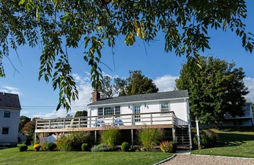 Sandwich House | 3 Clark Street - Cozy ranch with fenced in yard, pet-friendly, .3 miles to beach