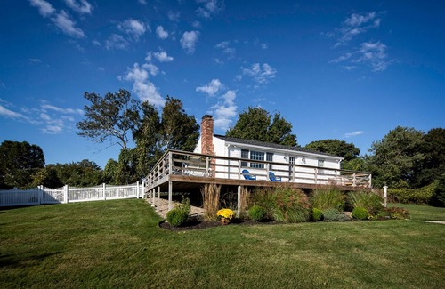 Sandwich House | 3 Clark Street - Cozy ranch with fenced in yard, pet-friendly, .3 miles to beach