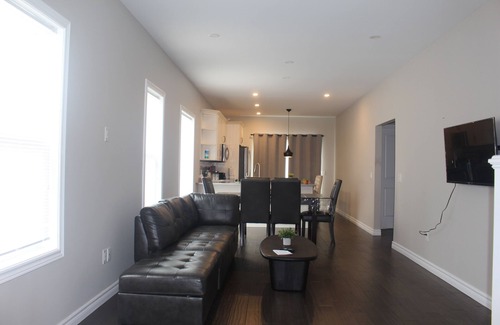 Welland House | 3 Cozy Queen Beds; 20 minutes from Niagara Falls