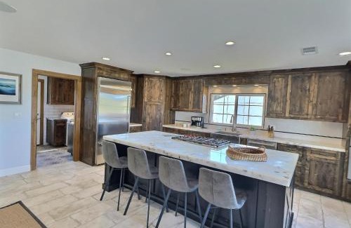 San Luis Obispo House | 3 Dogs Whine