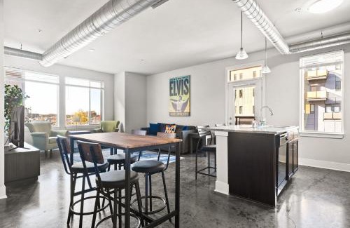 Mile Square Apartment | 3 Downtown cozy combined units with free parking