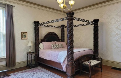 Springfield House | #3 Elizabeth Barrett Browning