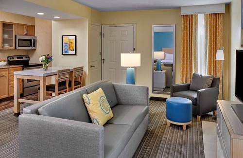 Crestline Heights House | 3 Family-friendly Suites w/ FULL Kitchen, Pets Allowed, Onsite Pool, Breakfast!