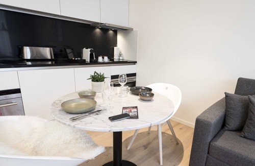 Jewish Quarter House | 3 Family-friendly Units in Downtown Antwerp! Self-Parking and Sun Terrace!