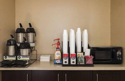 Woburn Hotel | 3 Great Units for Families! Pet-Friendly Property, Short Drive to Medford Square