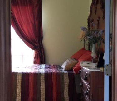 Milford Bed & Breakfast | 3 guest rooms 2 shared baths