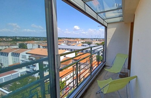 Rochefort Apartment | 3 guest rooms for 6 people on the sixth floor, panoramic view of Rochefort