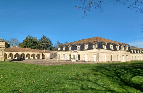 Rochefort Apartment | 3 guest rooms for 6 people on the sixth floor, panoramic view of Rochefort
