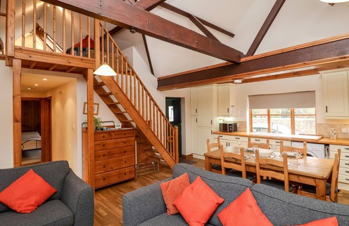 Rousdon House | 3 HOME FARM SOUTH, pet friendly, with a garden in Lyme Regis