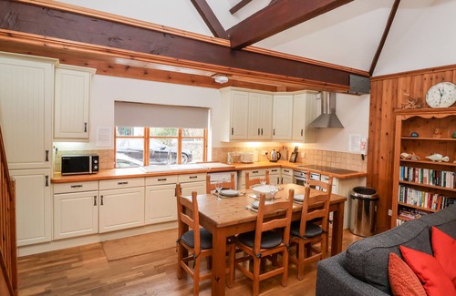 Rousdon House | 3 HOME FARM SOUTH, pet friendly, with a garden in Lyme Regis