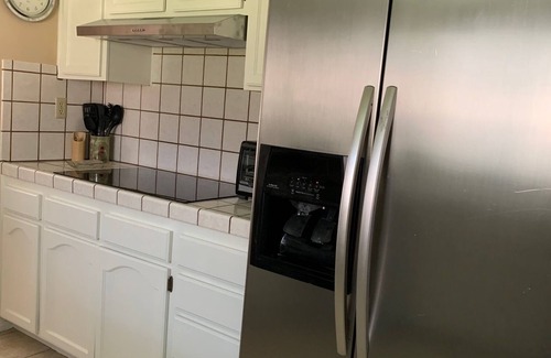 Palmdale Condo | 3-King bedrooms Townhouse in the AVCC in Palmdale CA