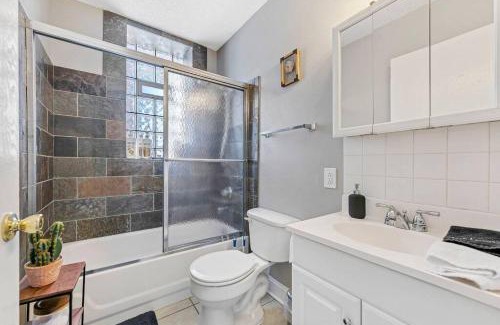 Downtown St. Louis House | 3 King Beds/3Baths Spacious