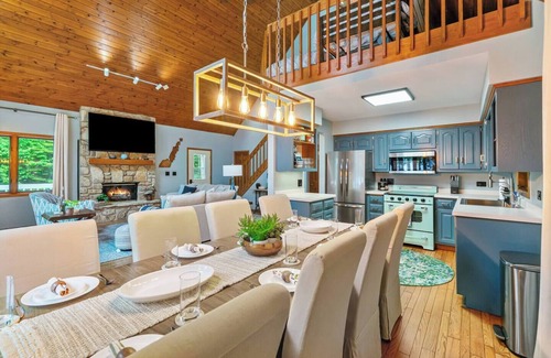 Baileys Harbor House | 3 King Beds | Private Shoreline