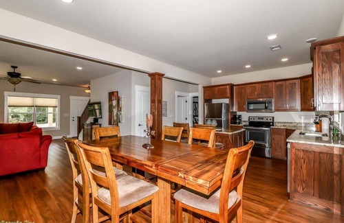 Hot Springs Village House | 3 King Beds, Golf Course , Great Location