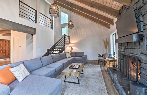 Cedar Glen Cottage | 3-level Luxe Home w/Spa, AC, Game Room & Theater!