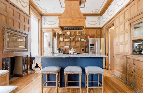 Westside North Apartment | ★ 3 Lux King Beds ★ Walk to Downtown ★ Regal ★