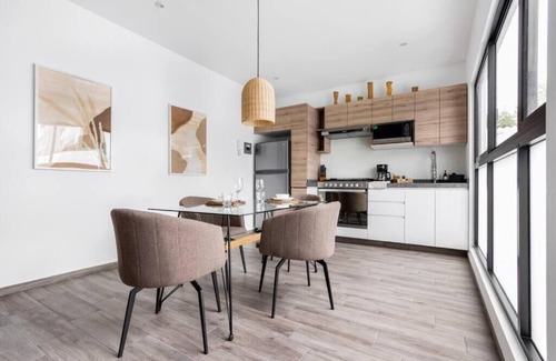 Roma Sur Apartment | 3) Manuela: Private Apartment King Size Bed Roma South