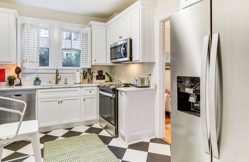 Summerville House | 3 Mi to Augusta National: Historic Home w/Patio