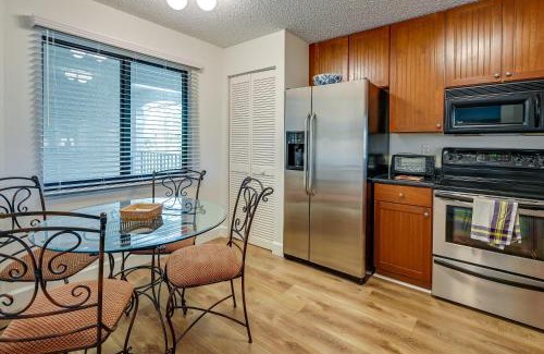Naples Apartment | 3 Mi to Beaches Naples Condo with Pool Access!