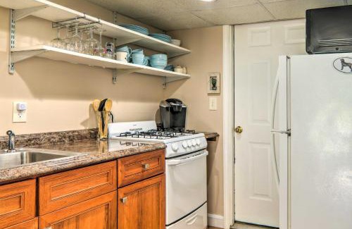 Bourne Apartment | 3 Mi to Bourne Scenic Park Quaint Cape Cod Apt