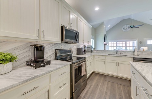 Auburn - Opelika House | 3 Mi to Campus: Auburn Home w/Deck + Fire Pit