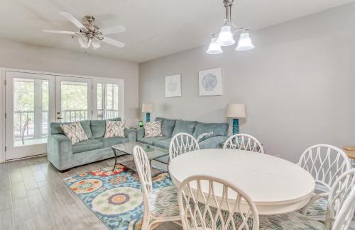 North Myrtle Beach Apartment | 3 Mi to Cherry Grove Beach Coastal Condo Retreat!