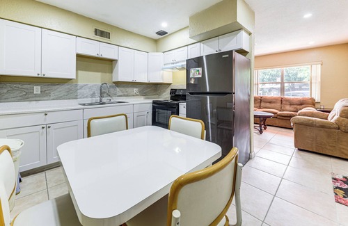 Dania Beach Apartment | 3 Mi to Dania Beach Pier: Convenient Apartment!