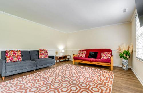 Cary House | 3 Mi to Dtwn Cary Family Home with Deck!