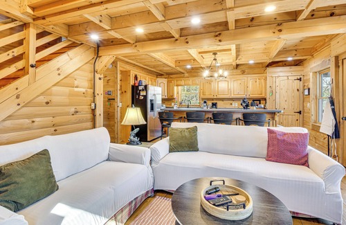 Screamer Mountain Cabin | 3 Mi to Dtwn Clayton: Cabin w/Trail Access!