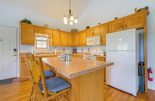 Hiawassee Cottage | 3 Mi to Dtwn Hiawassee: Mountain Cottage w/Views