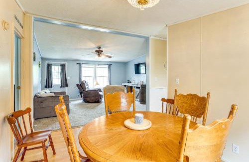 Paris House | 3 Mi to Dtwn Pet-Friendly Farm Retreat in Paris!
